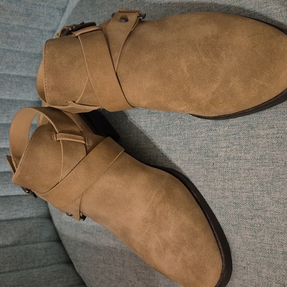 Womans Tan Suede Ankle Boots - Picture 2 of 7